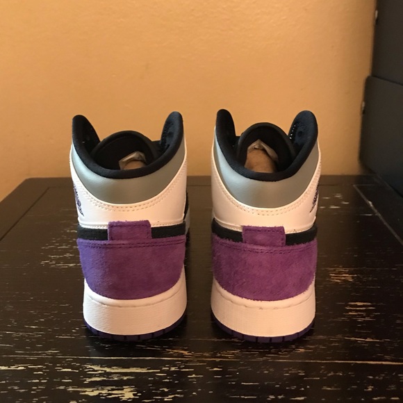 JORDAN 1 MID SE PURPLE - Picture 3 of 5
